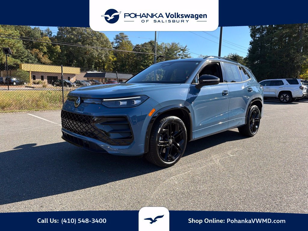 Used 2025 Volkswagen Tiguan SE R-Line AWD/4WD image 1