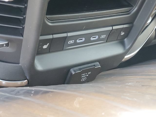 New 2026 RAM 1500 Laramie w/ Night Edition AWD/4WD image 11