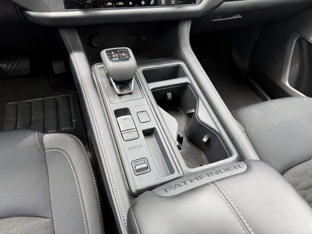 Used 2025 Nissan Pathfinder S FWD image 15