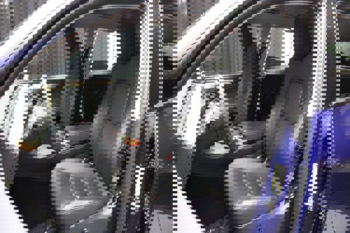Used 2024 Tesla Model Y Long Range image 39