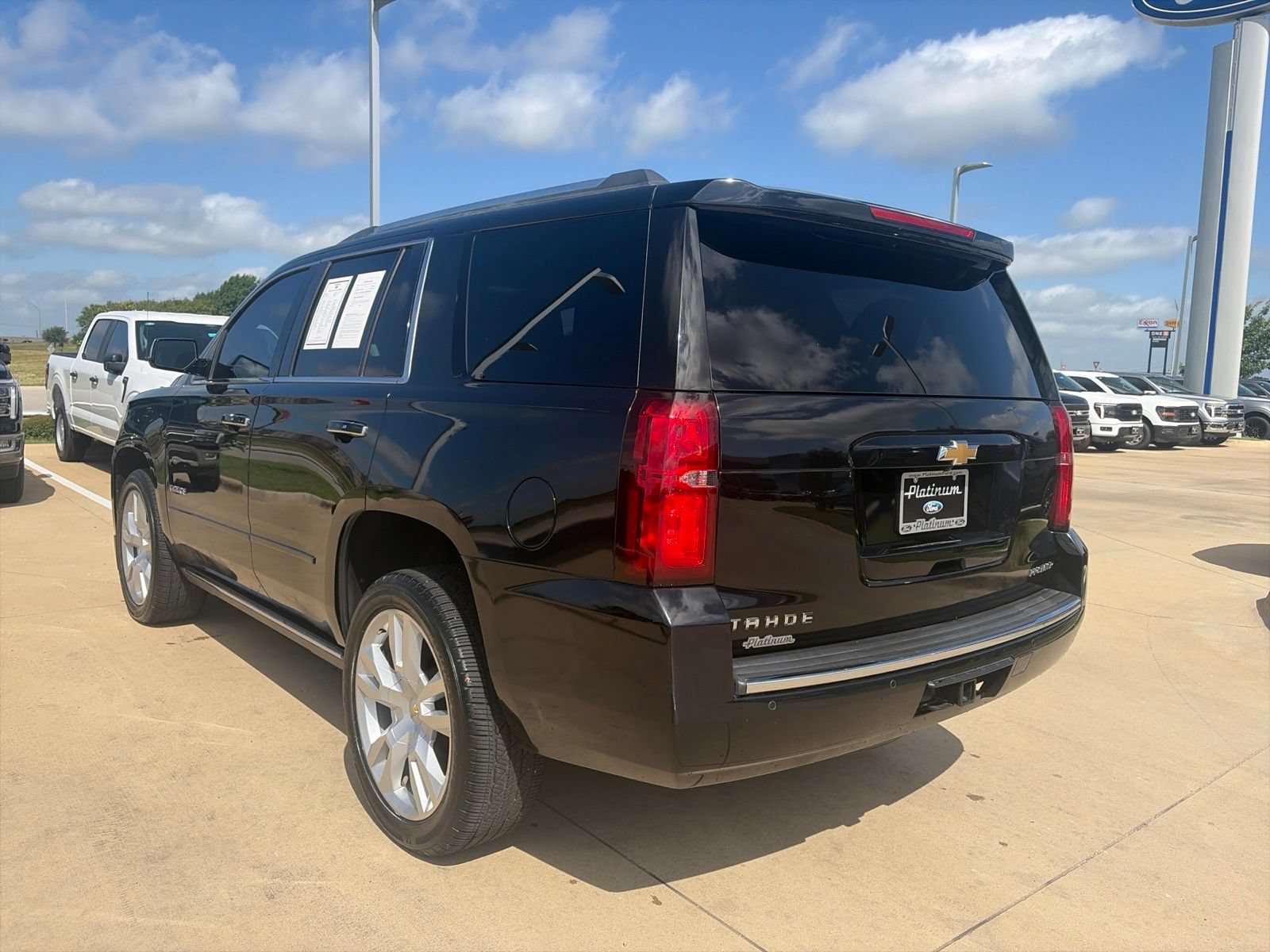 Used 2019 Chevrolet Tahoe Premier AWD/4WD image 3