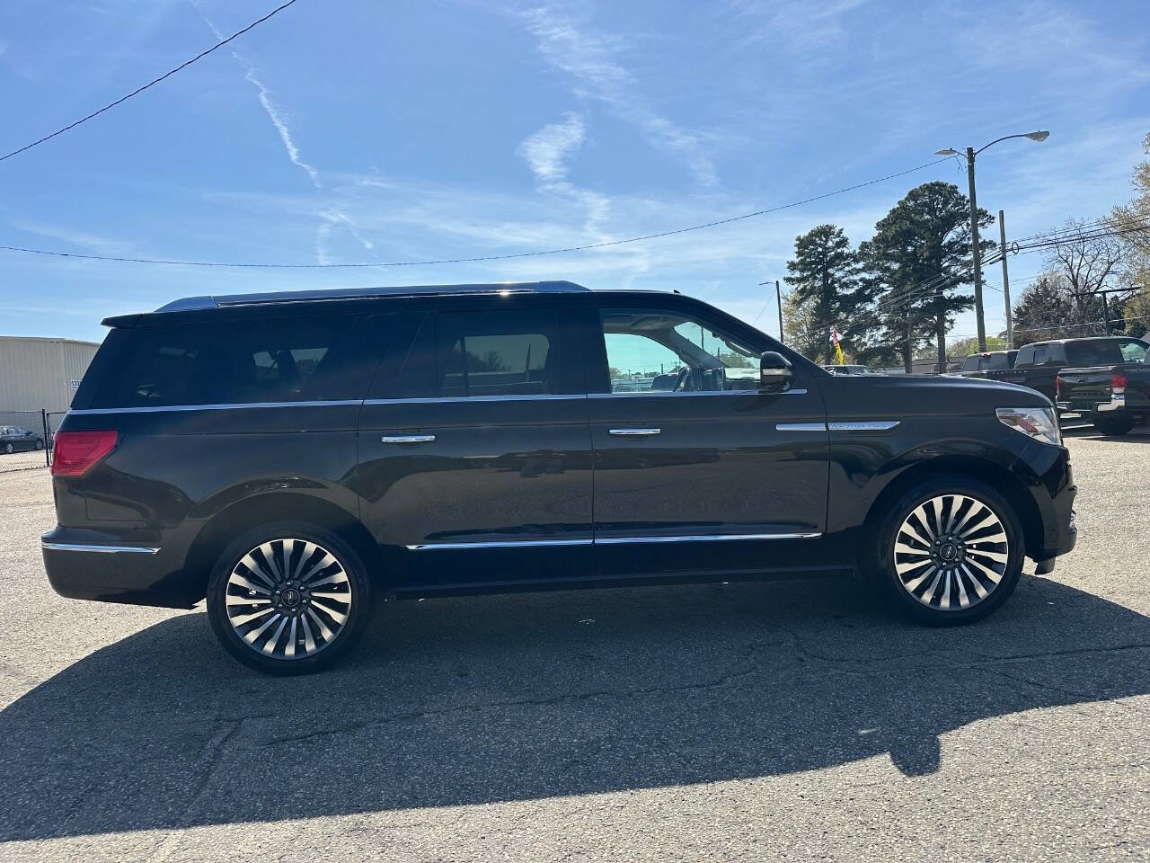 Used 2019 Lincoln Navigator L Reserve image 18