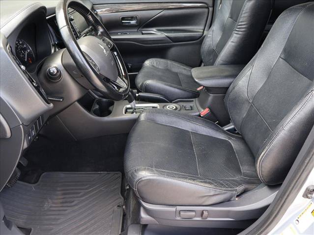 Used 2016 Mitsubishi Outlander SE AWD/4WD image 18
