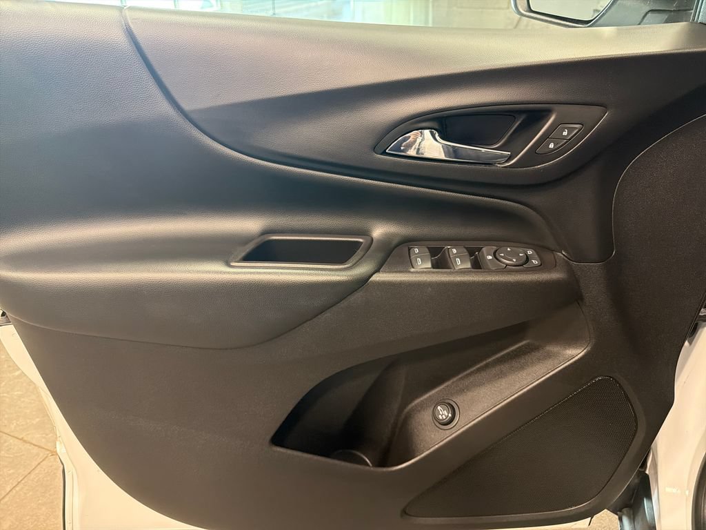 Used 2018 Chevrolet Equinox LT AWD/4WD image 13