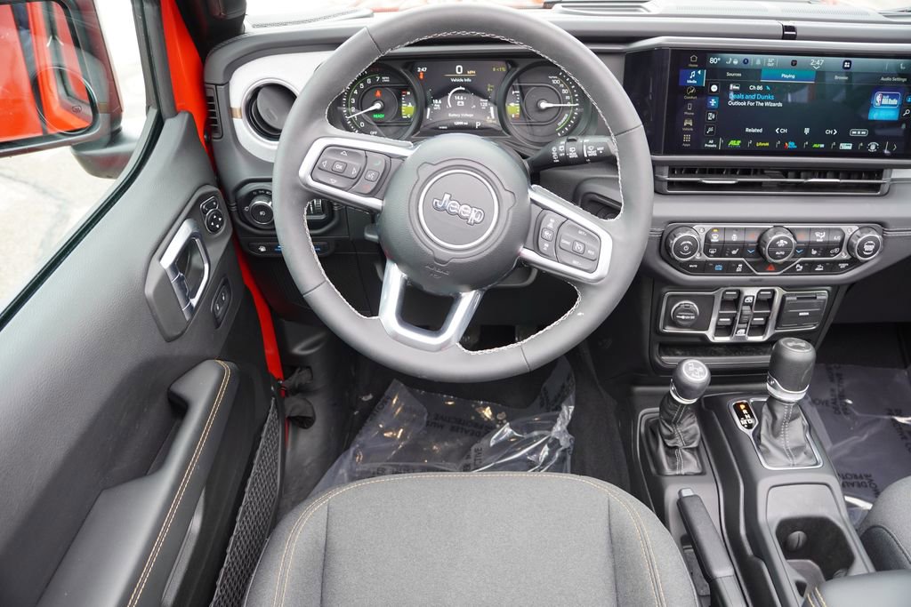 Certified 2025 Jeep Wrangler Unlimited Sahara w/ Safety Group image 19