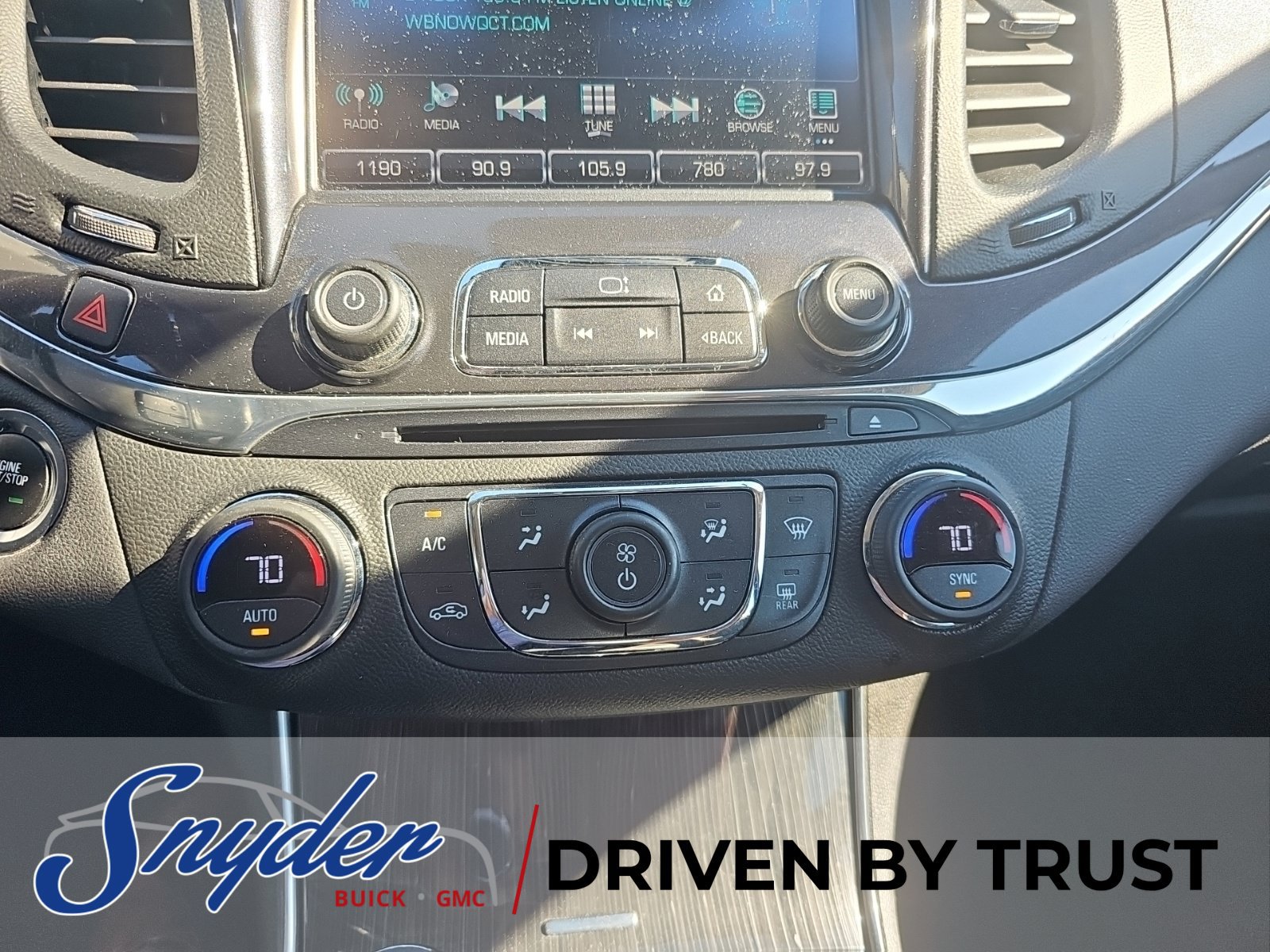 Used 2017 Chevrolet Impala Premier FWD image 17