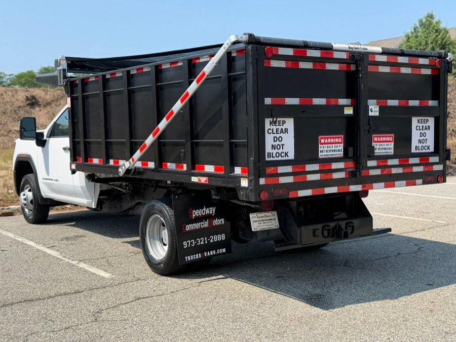 Used 2024 GMC Sierra 3500 Pro w/ Convenience Package AWD/4WD image 16