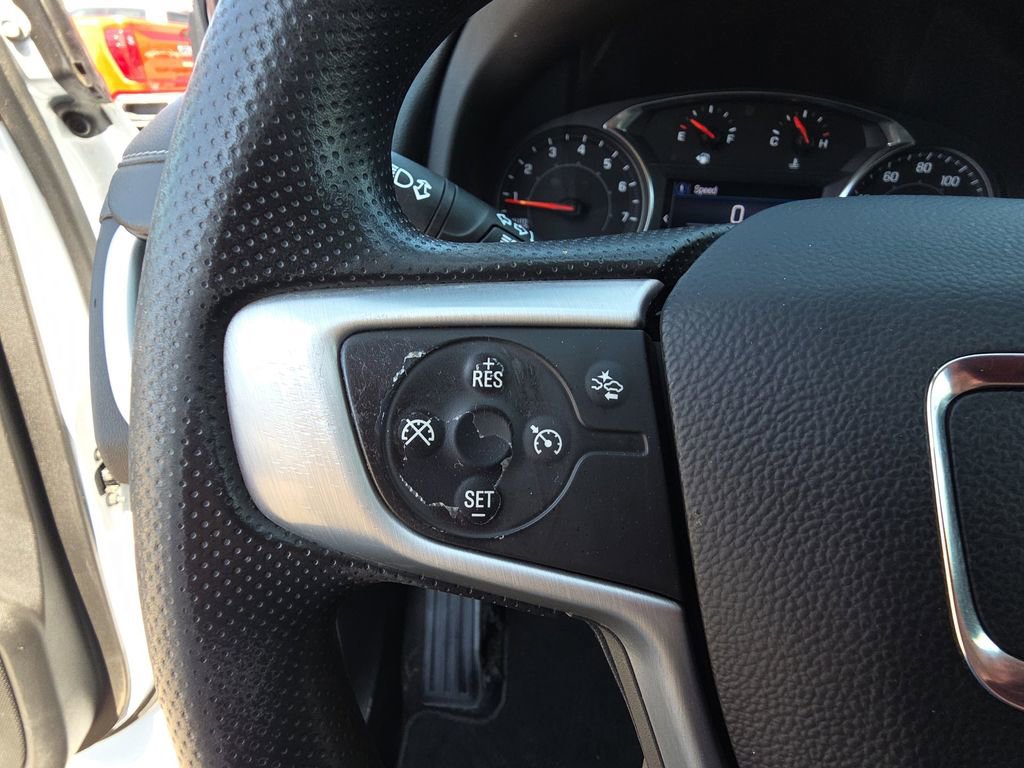 Used 2023 GMC Terrain SLE image 18