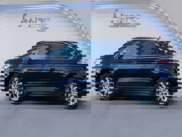Used 2024 Ford Edge Titanium image 2