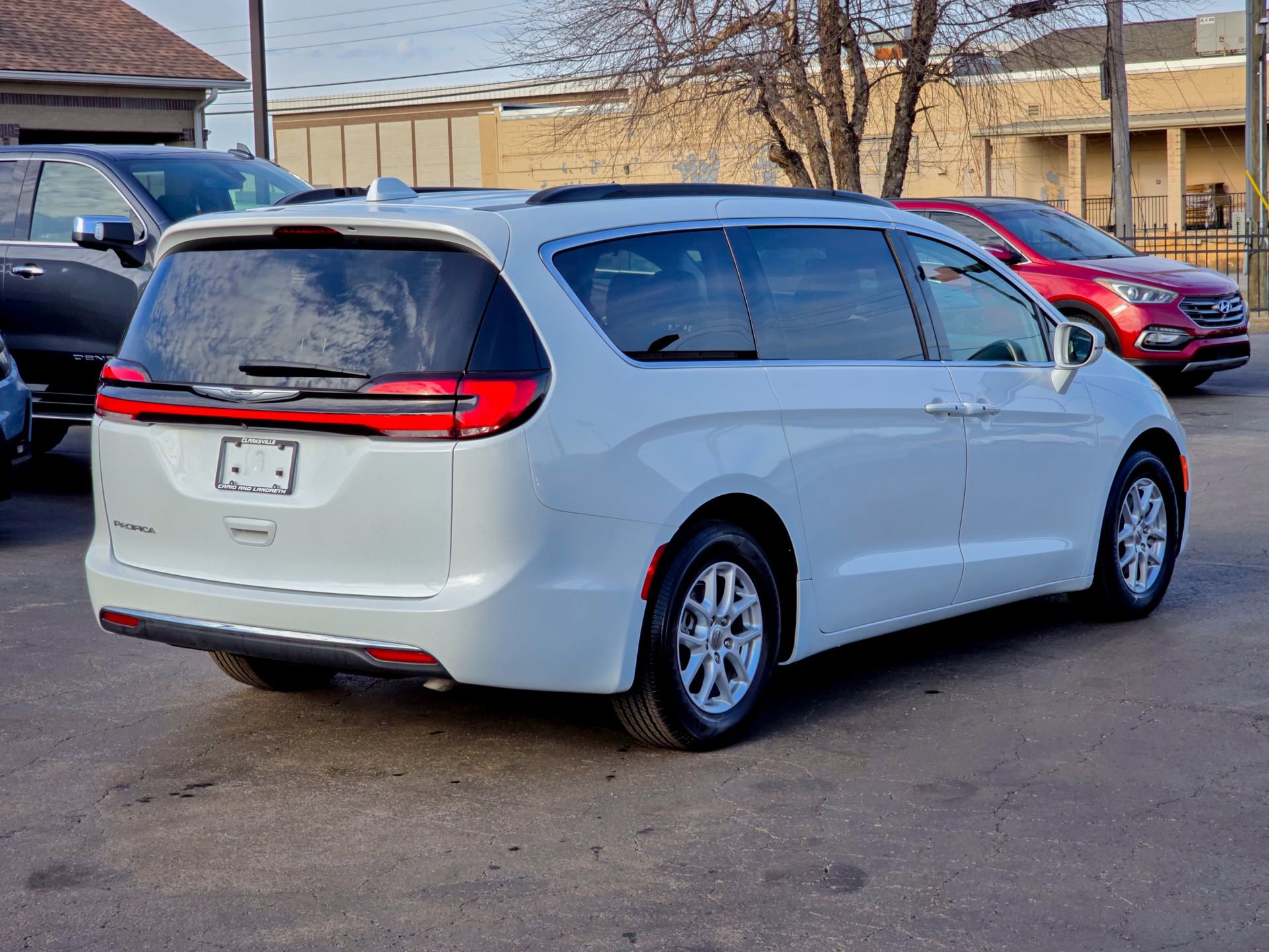 Used 2022 Chrysler Pacifica Touring-L image 23