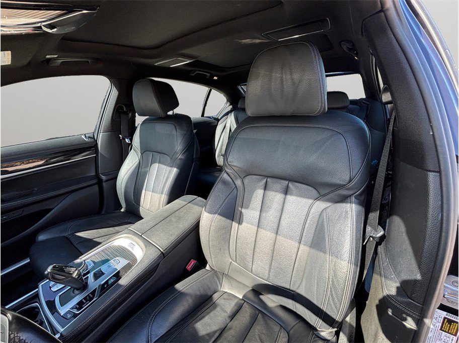 Used 2019 BMW 740i 740i Sedan 4D w/ M Sport Package image 18