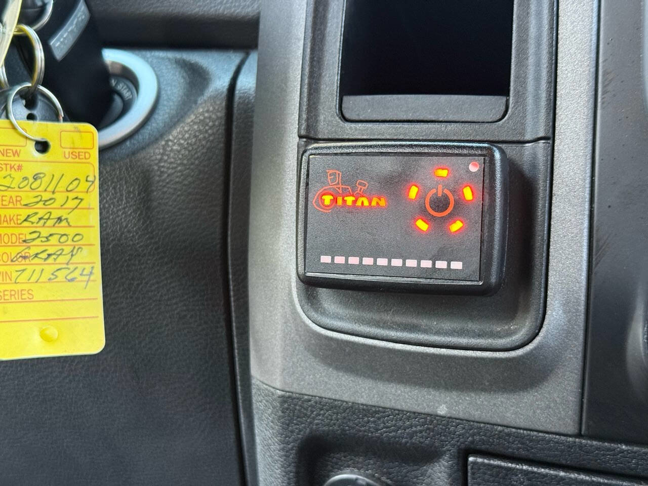 Used 2017 RAM 2500 Tradesman w/ Chrome Appearance Group image 22