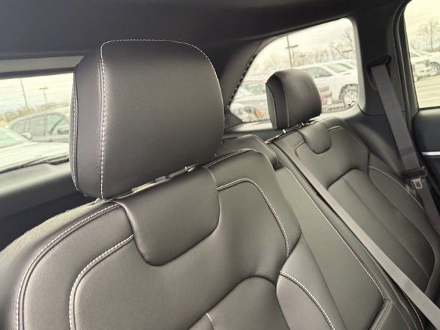 New 2026 Jeep Grand Cherokee Limited w/ Limited Altitude Package image 32