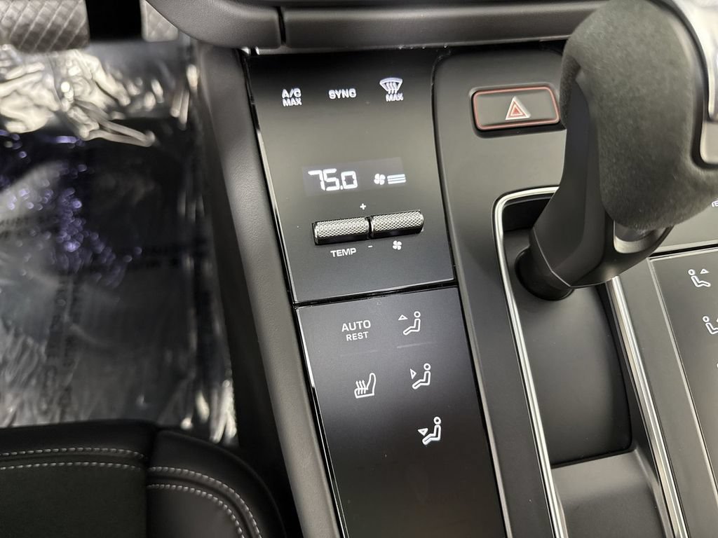 Certified 2025 Porsche Macan GTS AWD/4WD image 30
