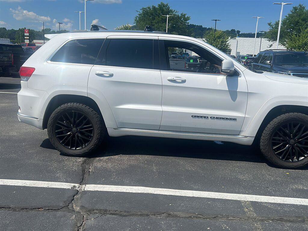 Used 2017 Jeep Grand Cherokee Summit w/ Platinum Series Group AWD/4WD image 4