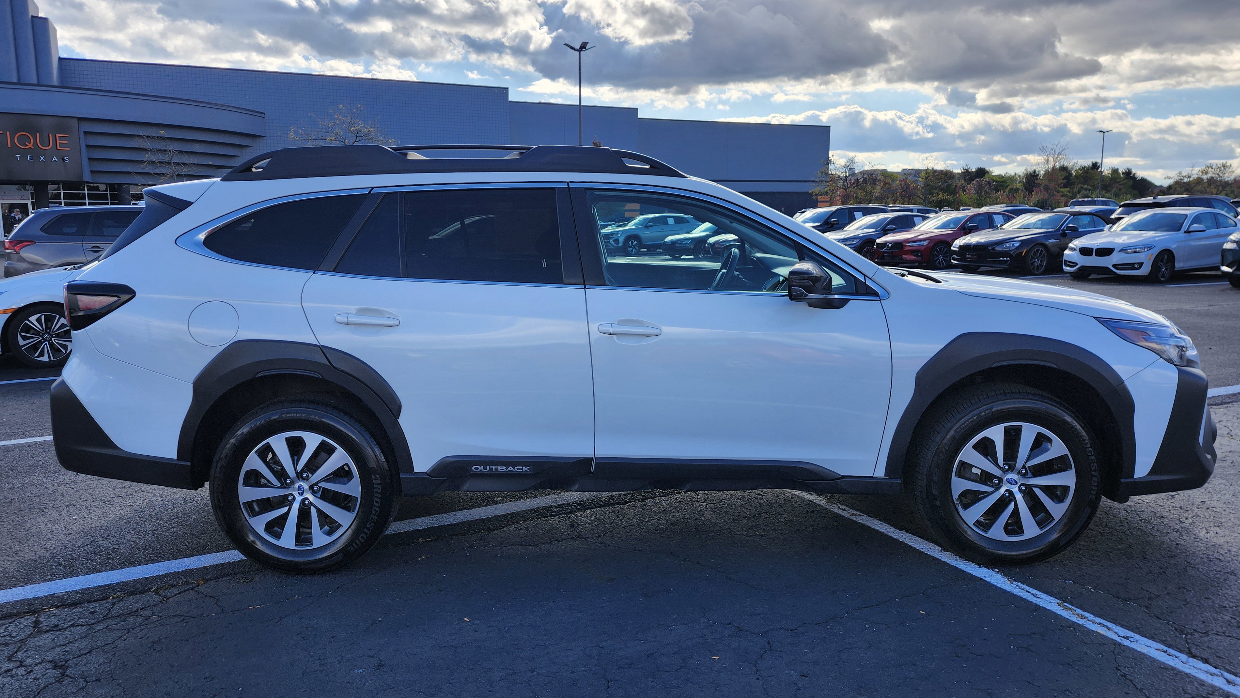 Used 2024 Subaru Outback Premium image 11