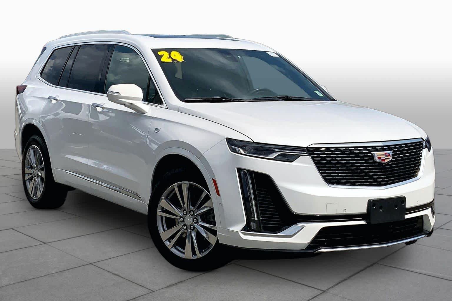 Used 2024 Cadillac XT6 Premium Luxury w/ Technology Package AWD/4WD image 3