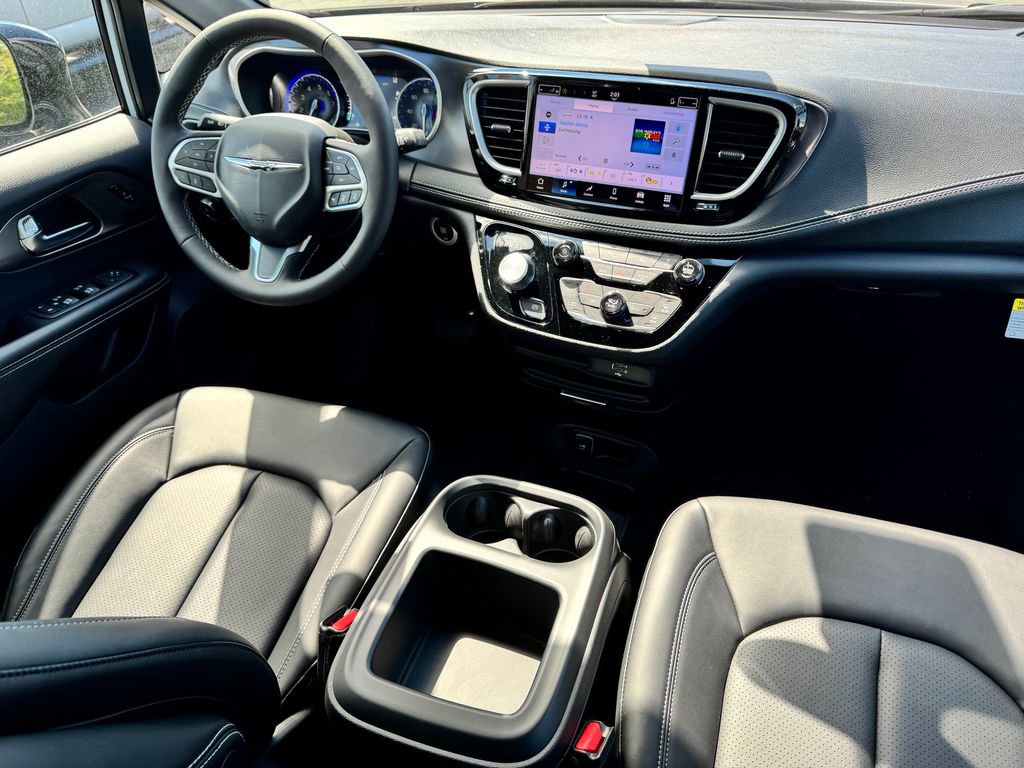 New 2026 Chrysler Pacifica Select image 11