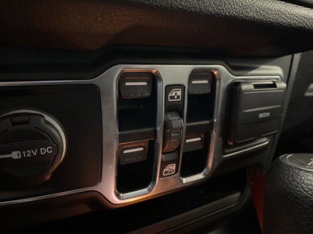 Used 2024 Jeep Gladiator Sport image 30