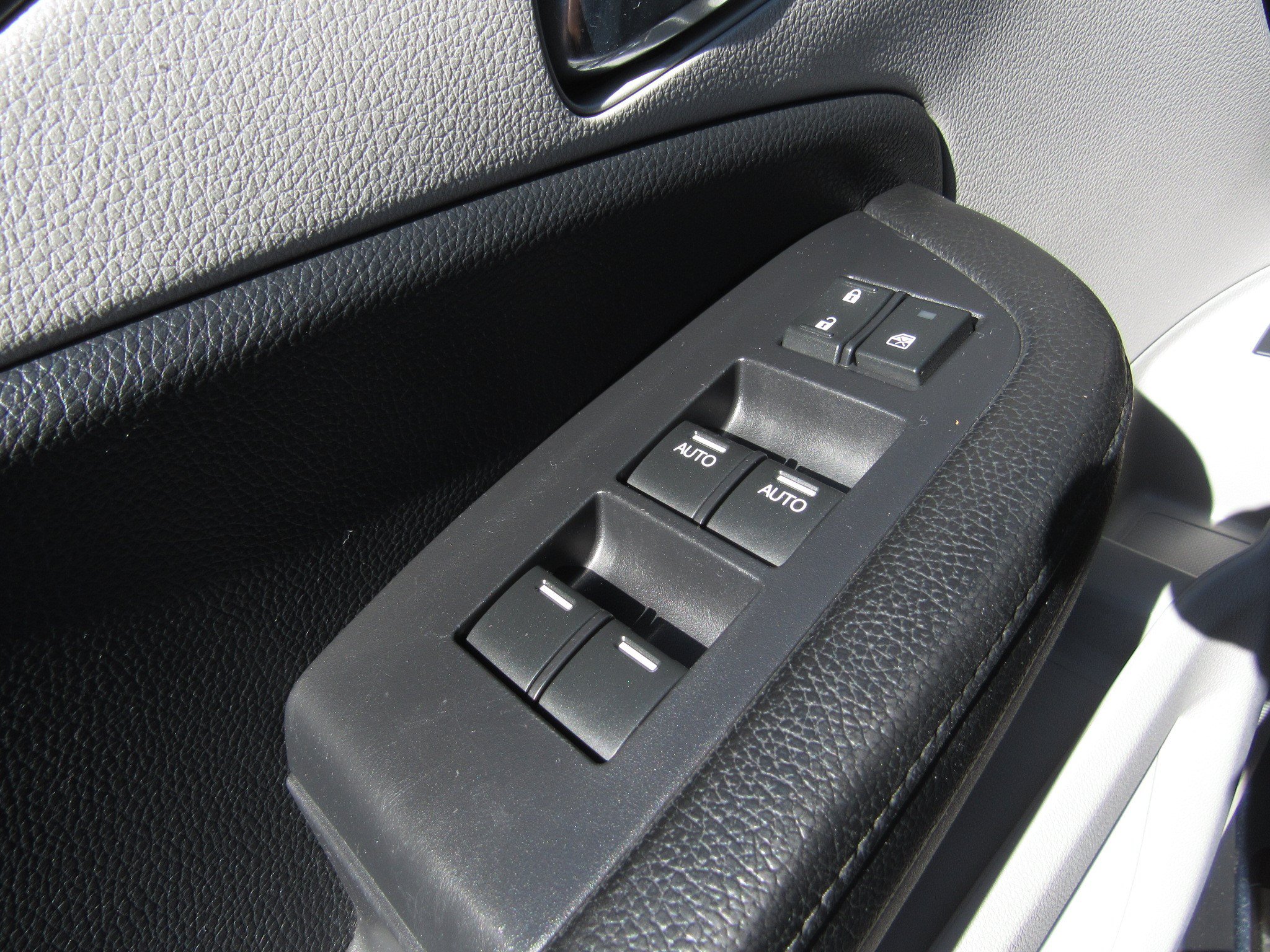 Used 2017 Honda Pilot EX image 21