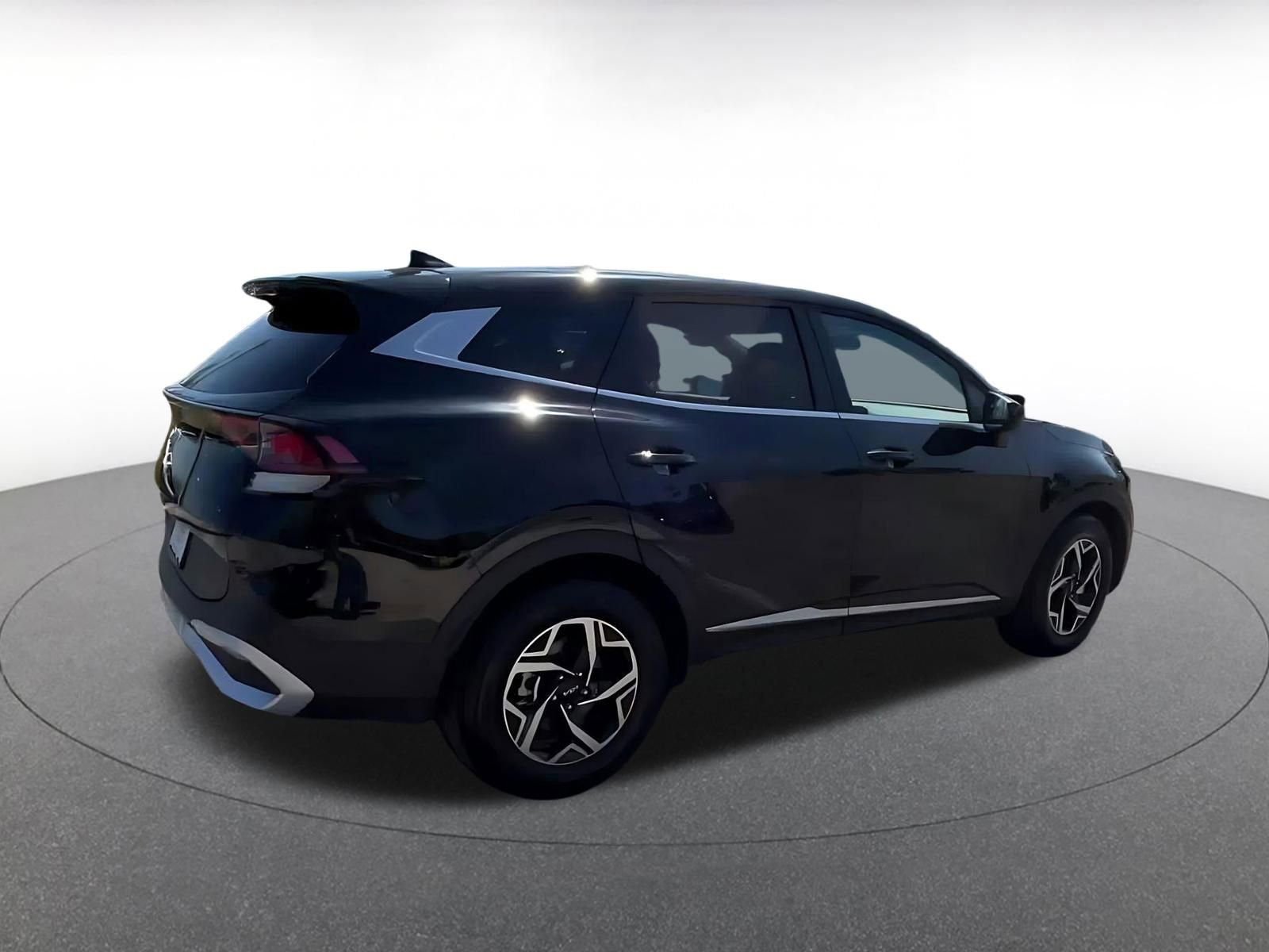 Used 2025 Kia Sportage LX image 15