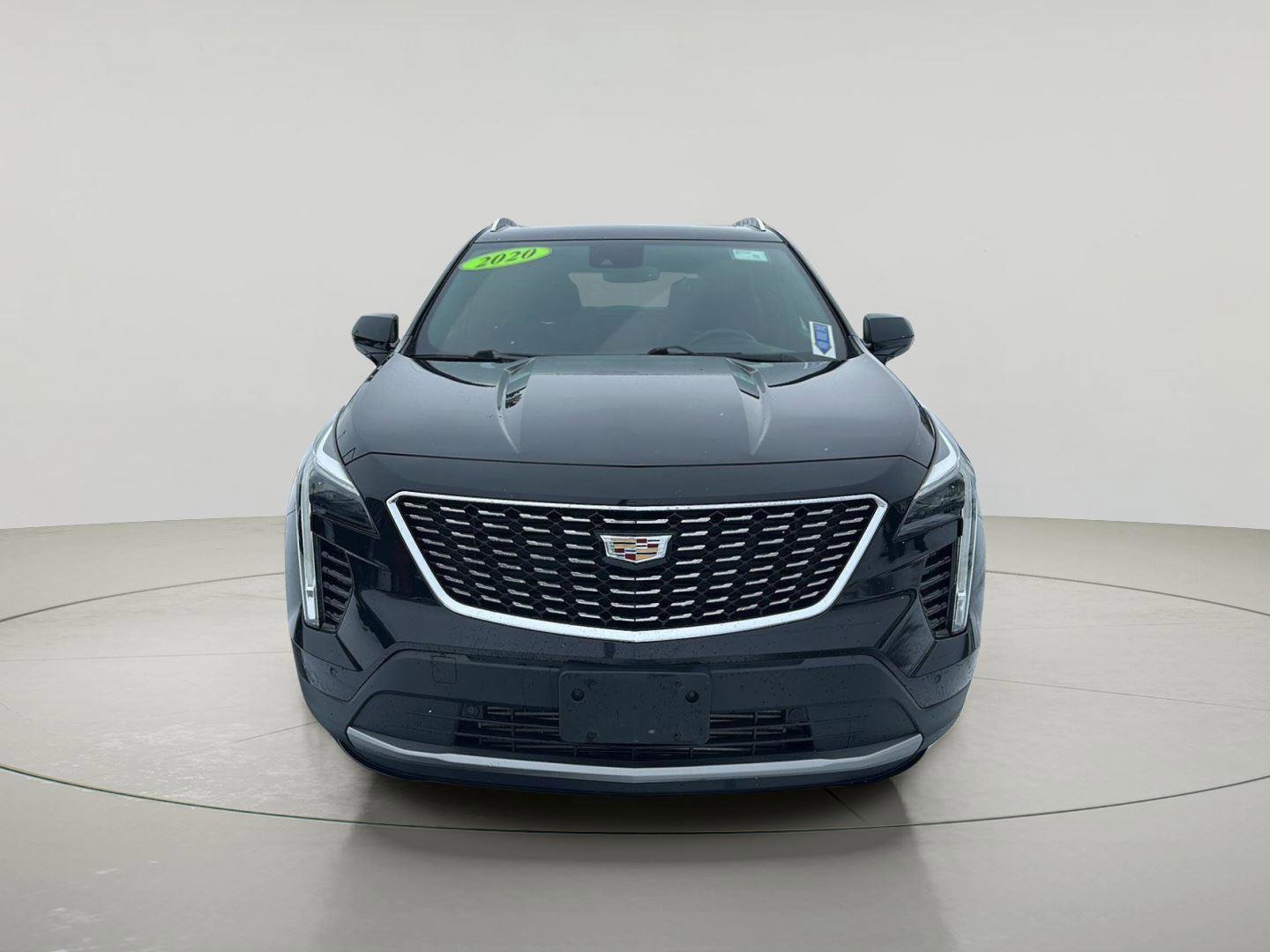 Used 2020 Cadillac XT4 Premium Luxury image 2
