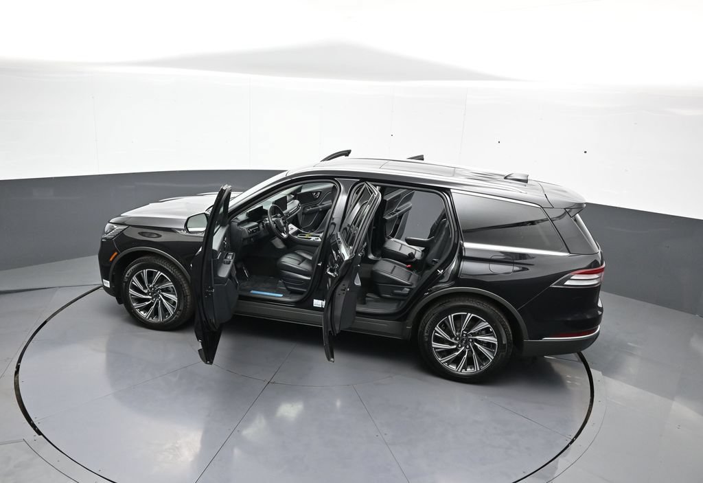 Used 2026 Lincoln Aviator AWD image 48