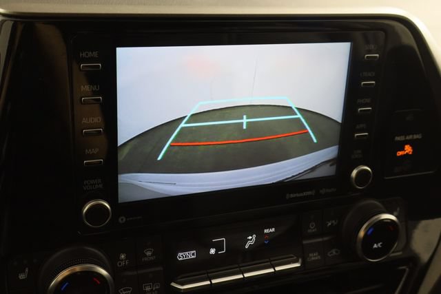 Used 2022 Toyota Highlander XLE FWD image 37