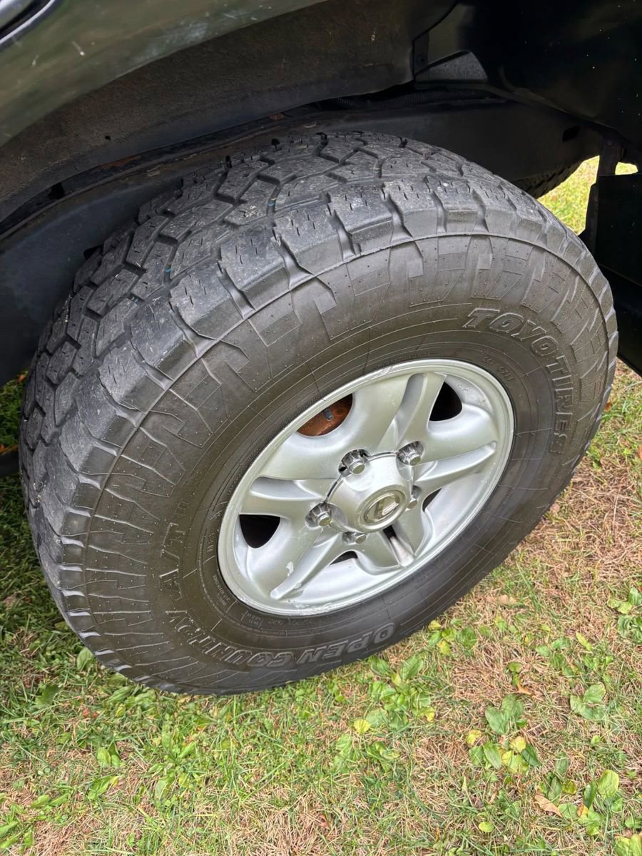 Used 2000 Lexus LX 470 4WD image 10