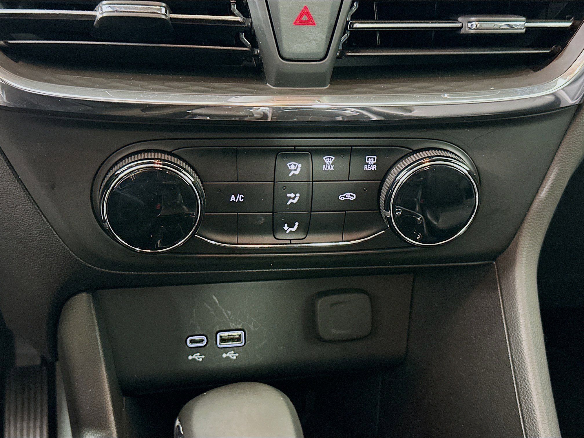Used 2025 Buick Encore GX Preferred image 23