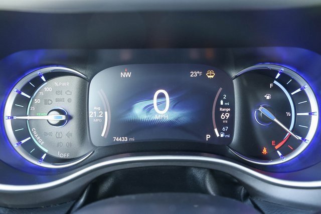 Used 2021 Chrysler Pacifica Touring-L image 30