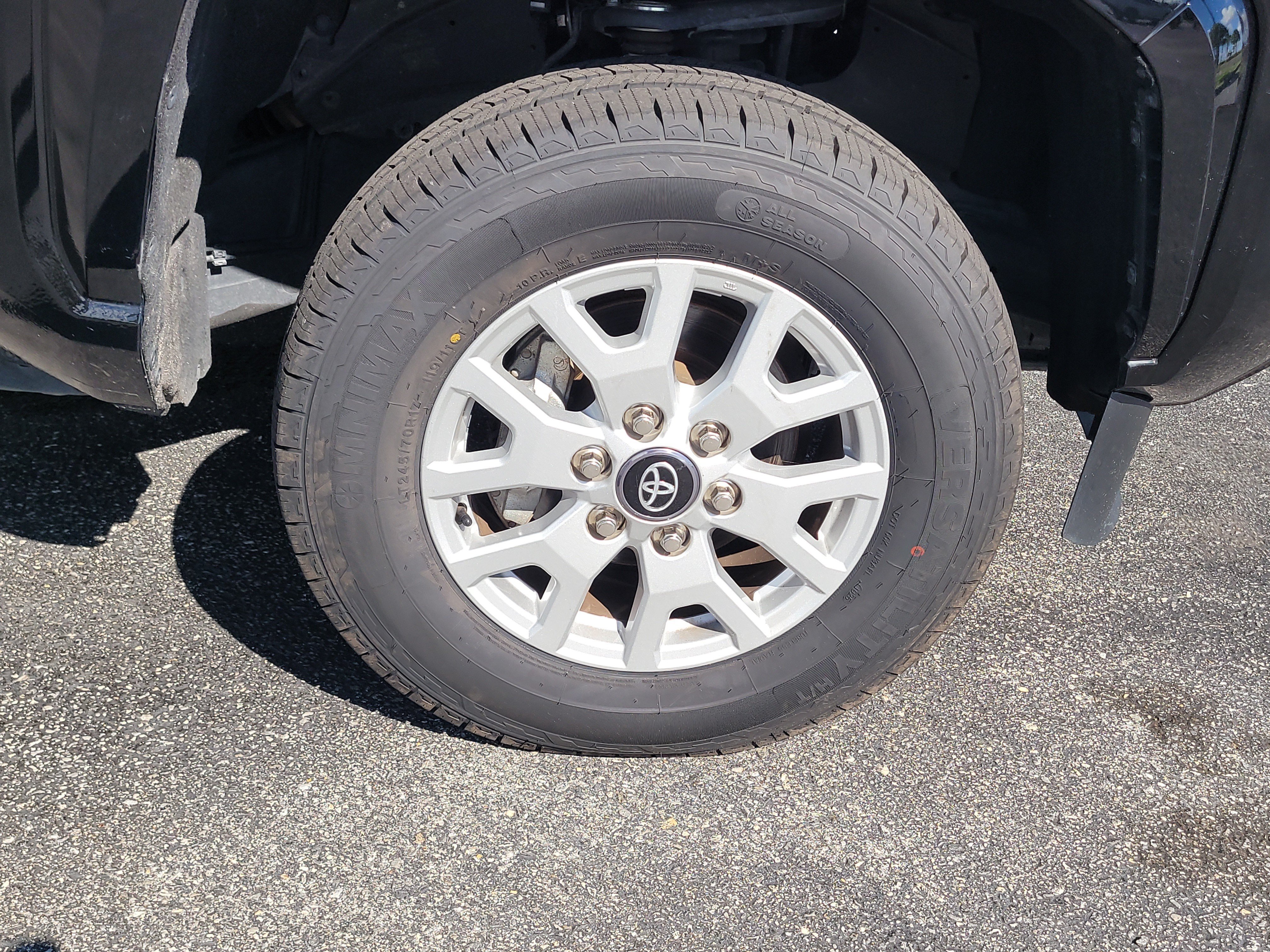 Certified 2024 Toyota Tacoma SR5 AWD/4WD image 9