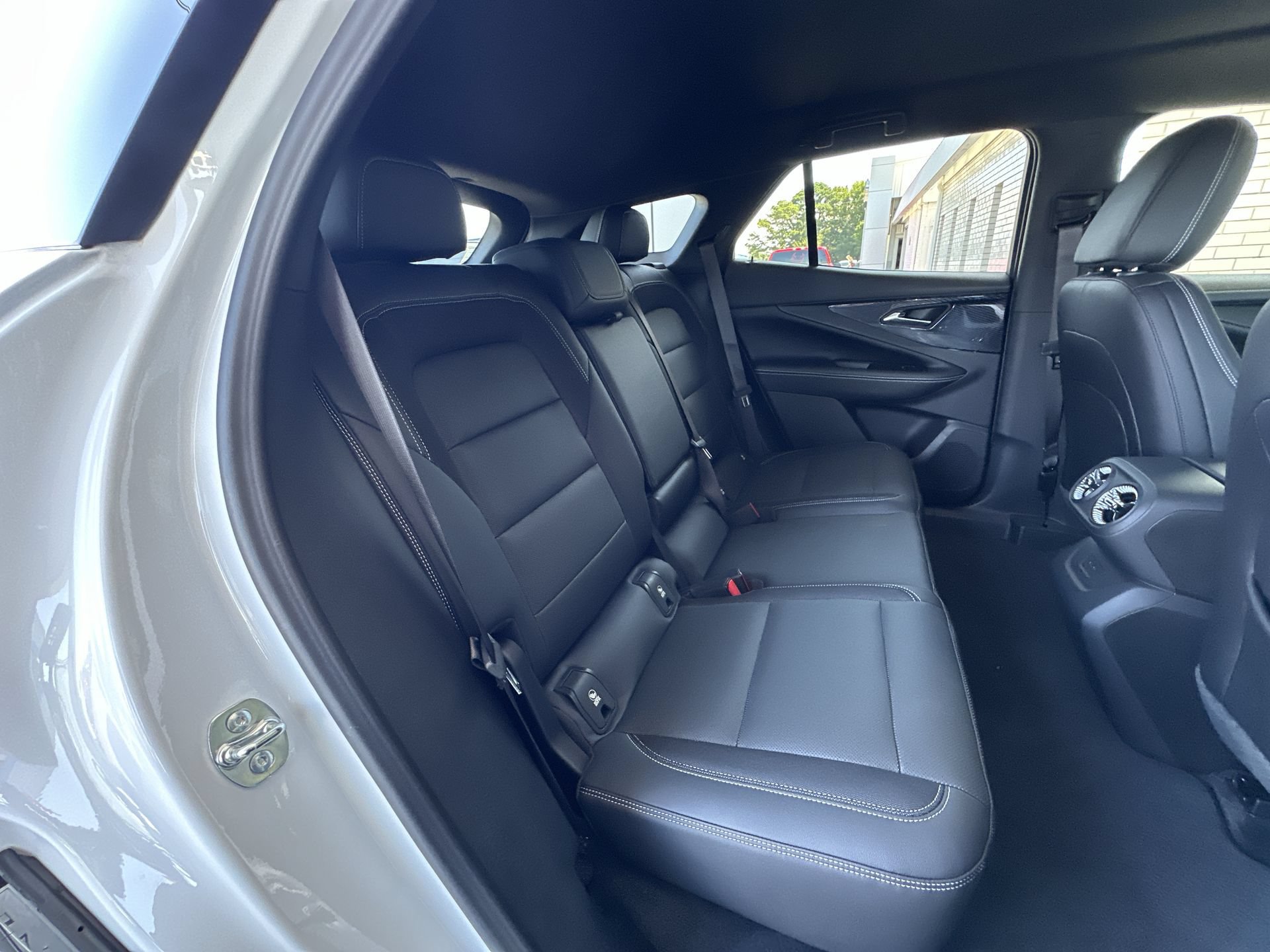 Used 2025 Chevrolet Blazer EV LT AWD/4WD image 25