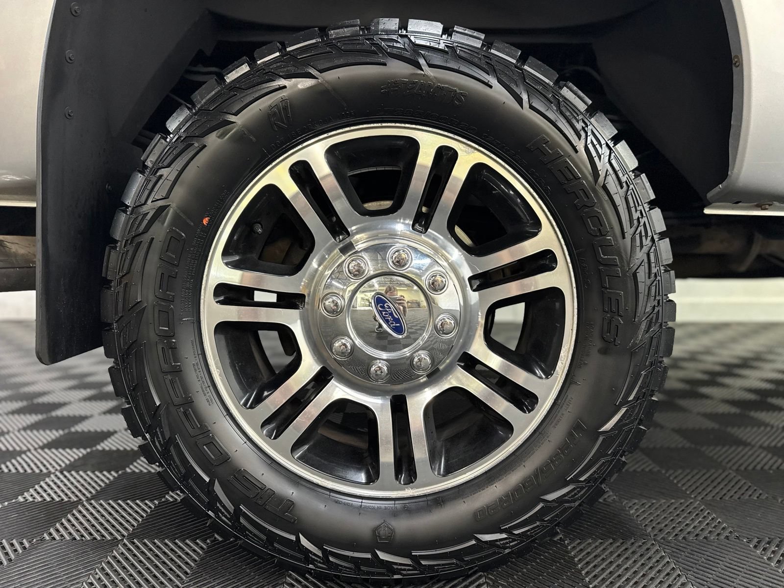 Used 2015 Ford F350 Platinum w/ Platinum Package AWD/4WD image 10