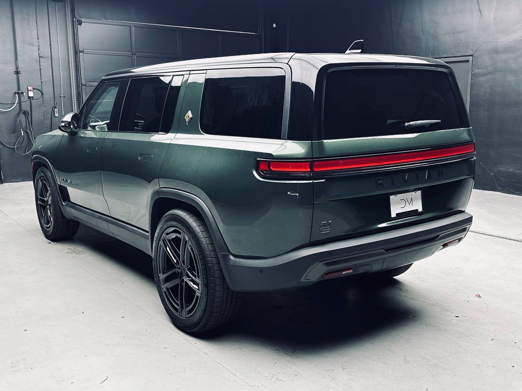 Used 2026 Rivian R1S Premium Quad AWD/4WD image 6