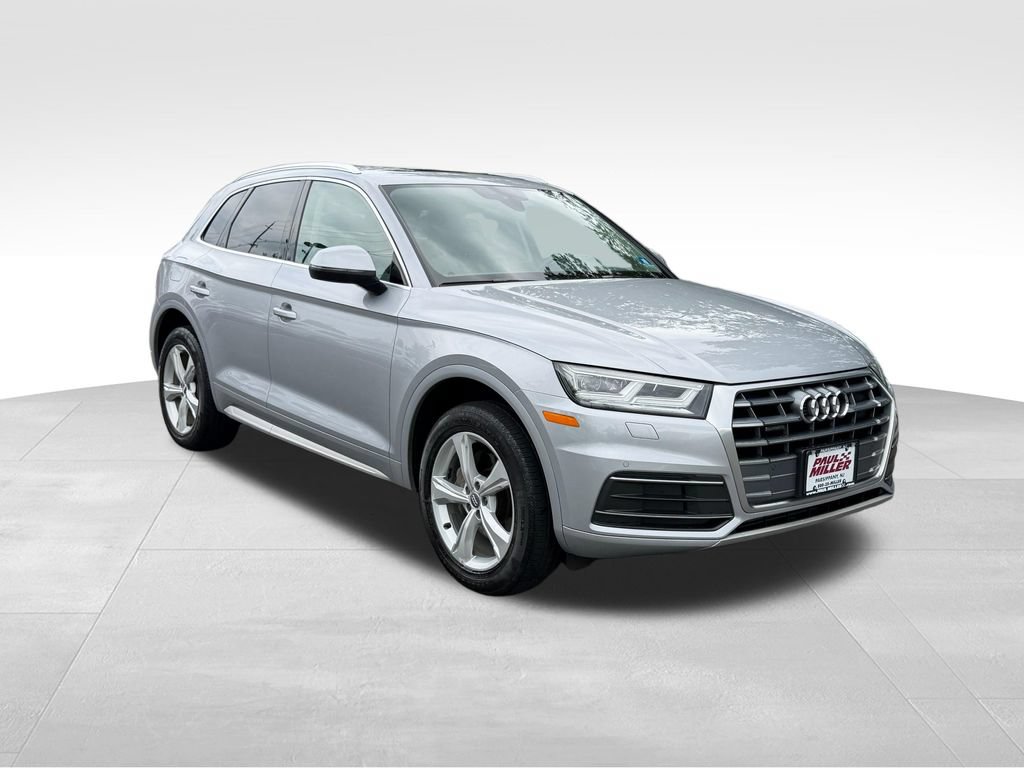 Used 2020 Audi Q5 Premium w/ Premium Plus Package AWD/4WD image 4
