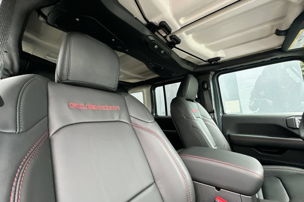 New 2026 Jeep Wrangler Unlimited Rubicon w/ Technology Group AWD/4WD image 17