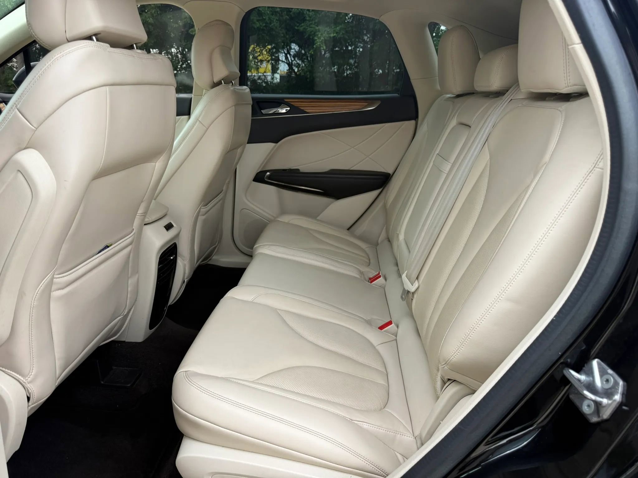 Used 2015 Lincoln MKC AWD w/ Equipment Group 101A Select image 11
