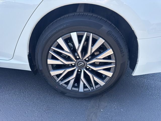 Used 2025 Nissan Altima 2.5 SV FWD image 23