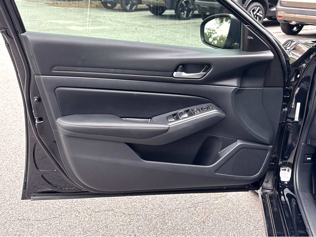 New 2024 Nissan Altima 2.5 SV image 22