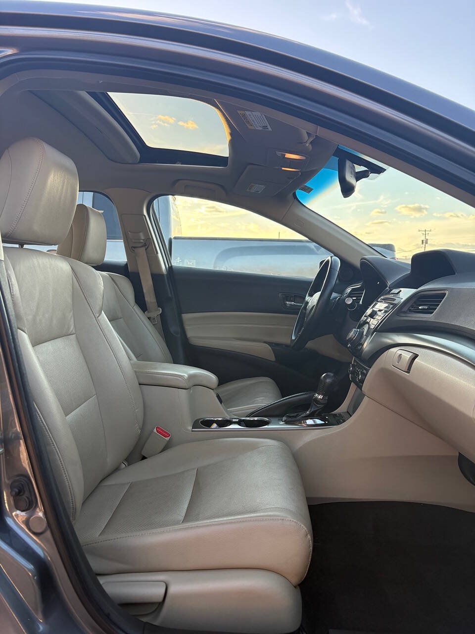 Used 2013 Acura ILX w/ Technology Package FWD image 11