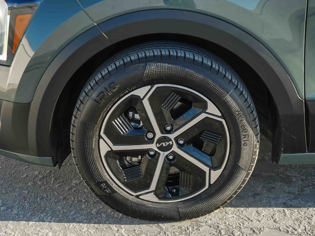 Used 2025 Kia Niro EX FWD image 10