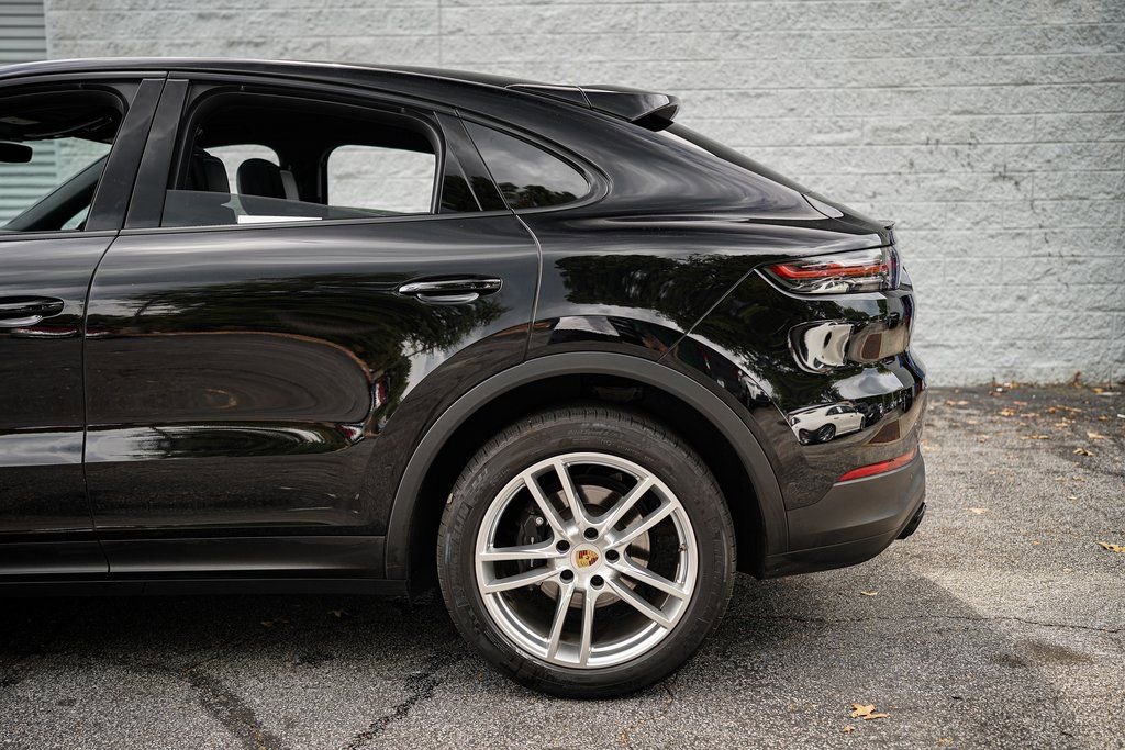 Used 2023 Porsche Cayenne Coupe w/ Premium Package image 12