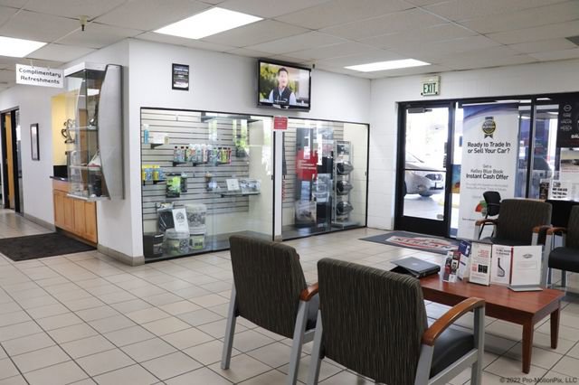 Used 2021 Mercedes-Benz GLC 300 image 39