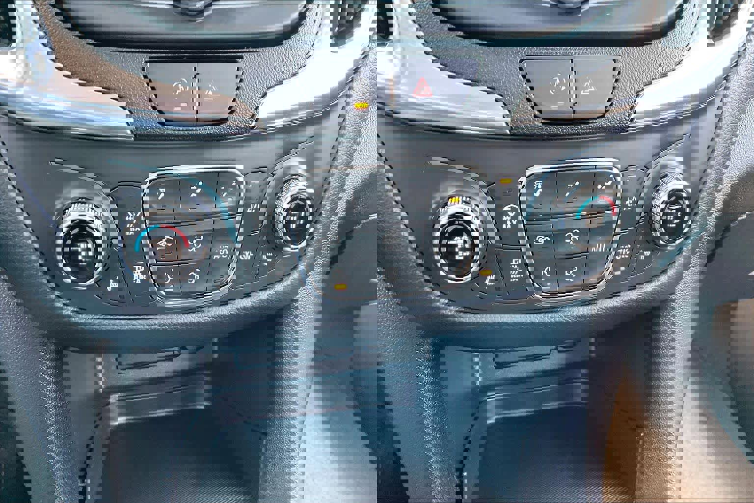 Used 2024 Chevrolet Equinox LT image 33