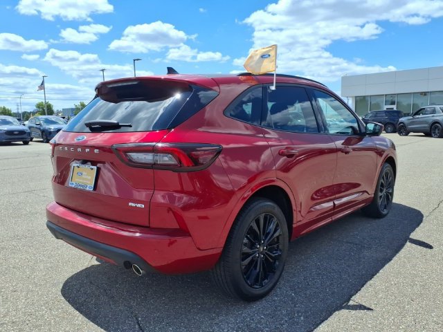 Certified 2024 Ford Escape ST-Line Elite AWD/4WD image 7