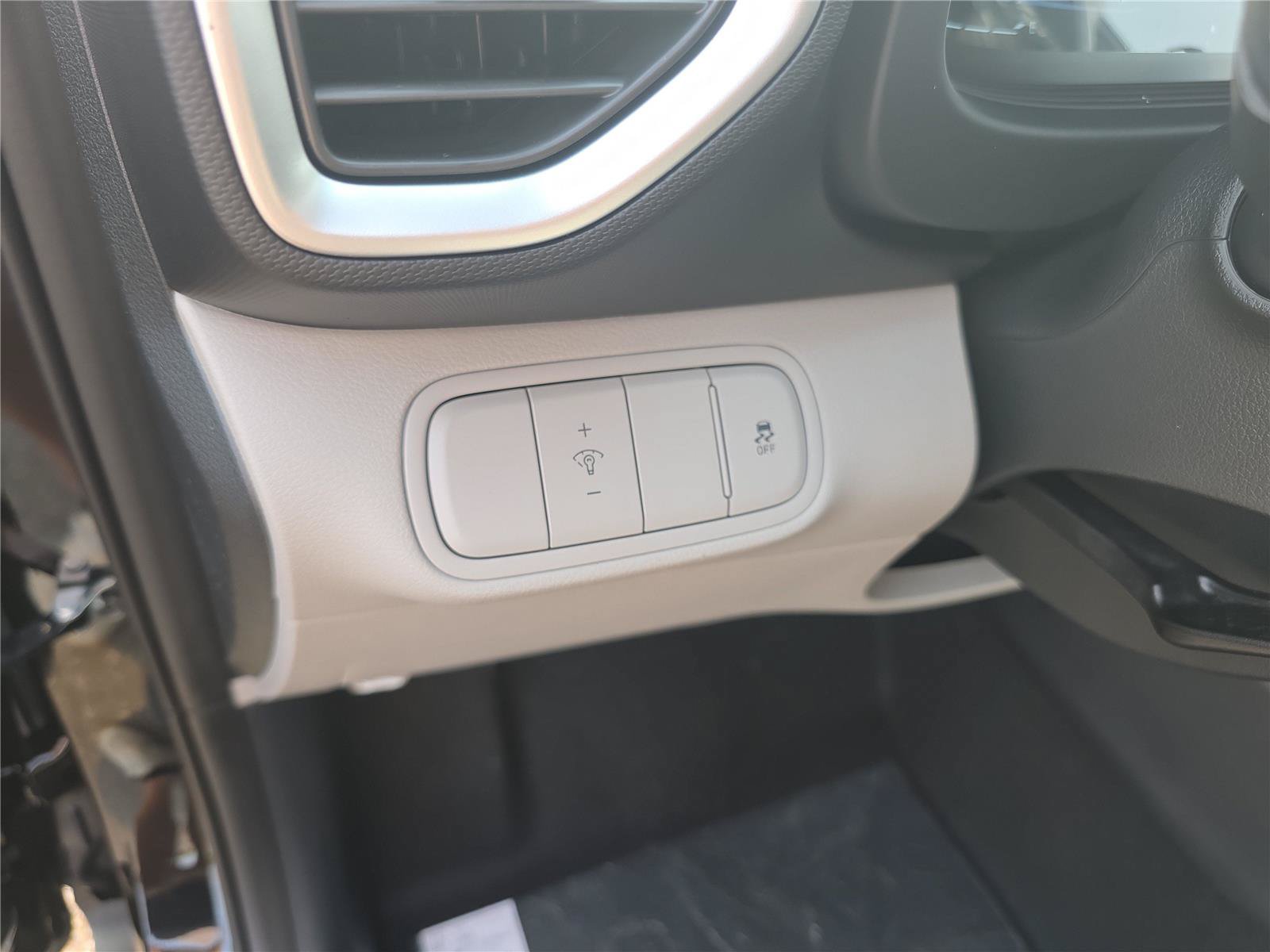 New 2026 Hyundai Venue SEL FWD image 12