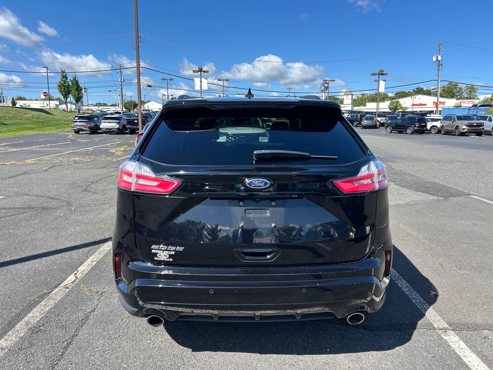 Used 2020 Ford Edge ST-Line w/ Cold Weather Package AWD/4WD image 6
