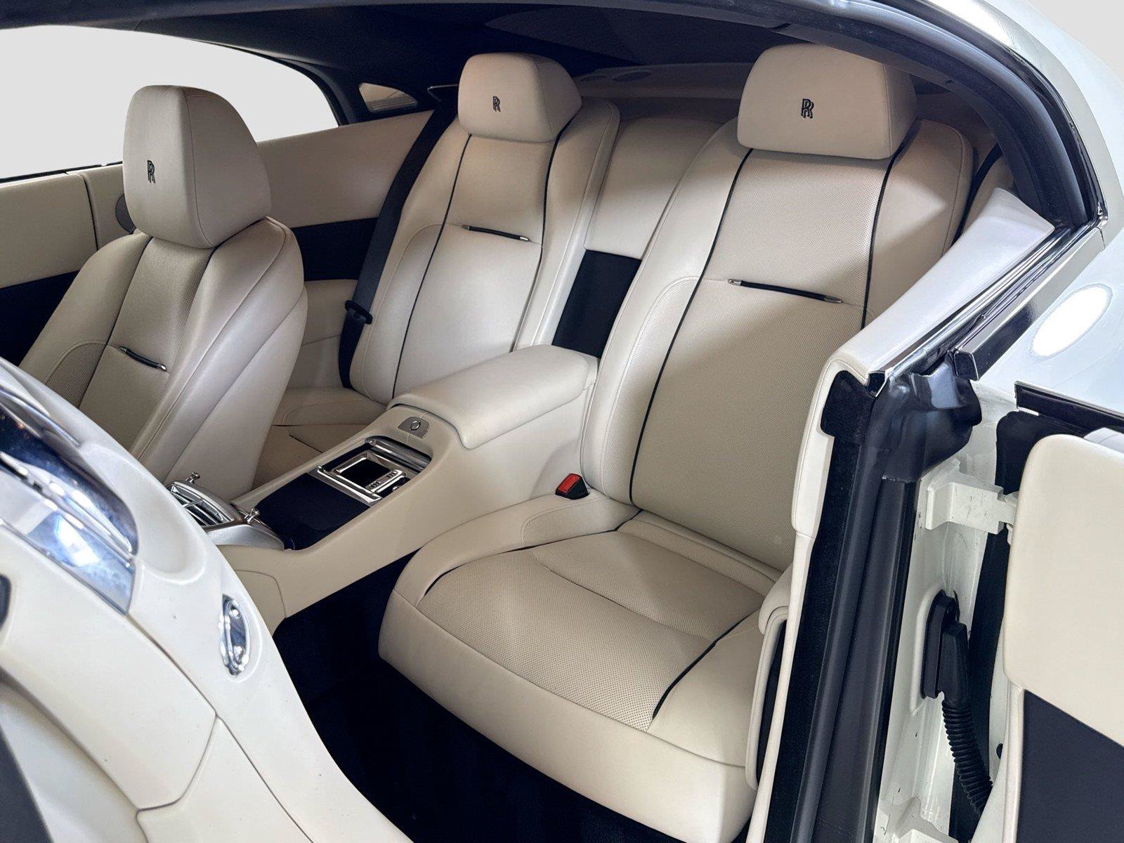 Used 2016 Rolls-Royce Wraith RWD image 15