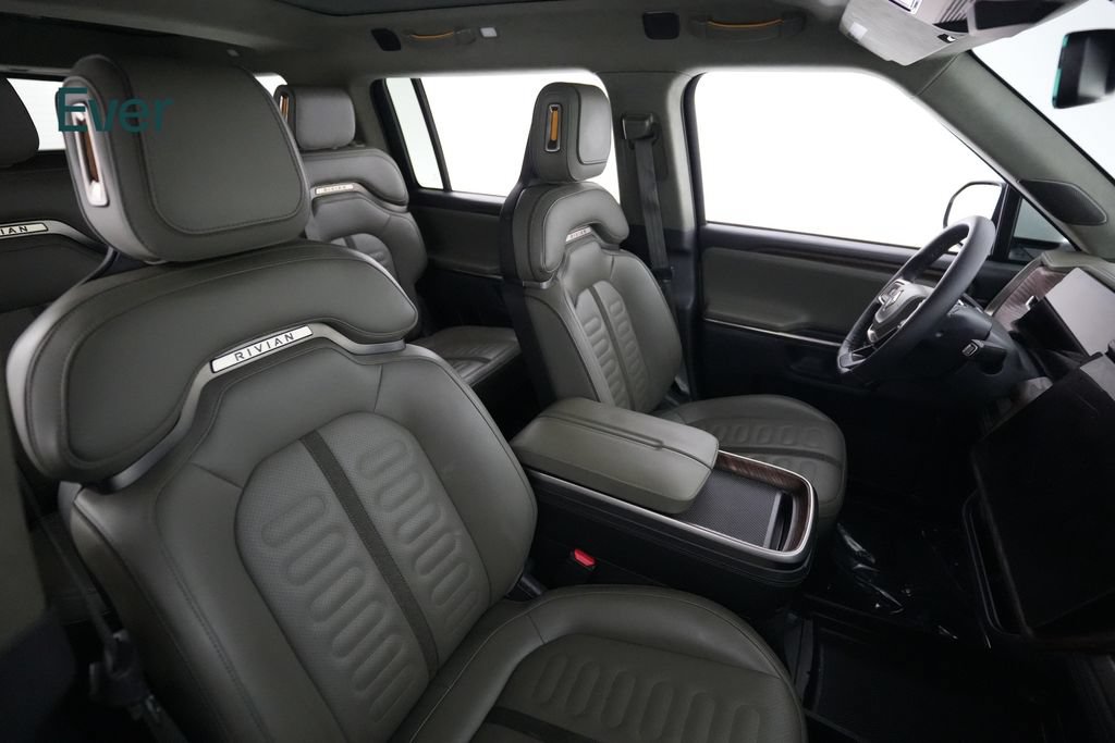 Used 2024 Rivian R1S Adventure AWD/4WD image 23